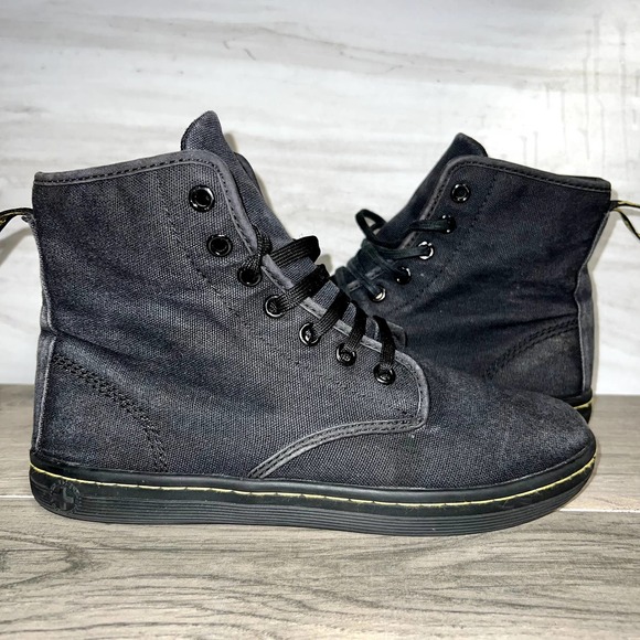 Dr. Martens Shoes Dr Marten Womens Sheridan Lace Up Boots In Black